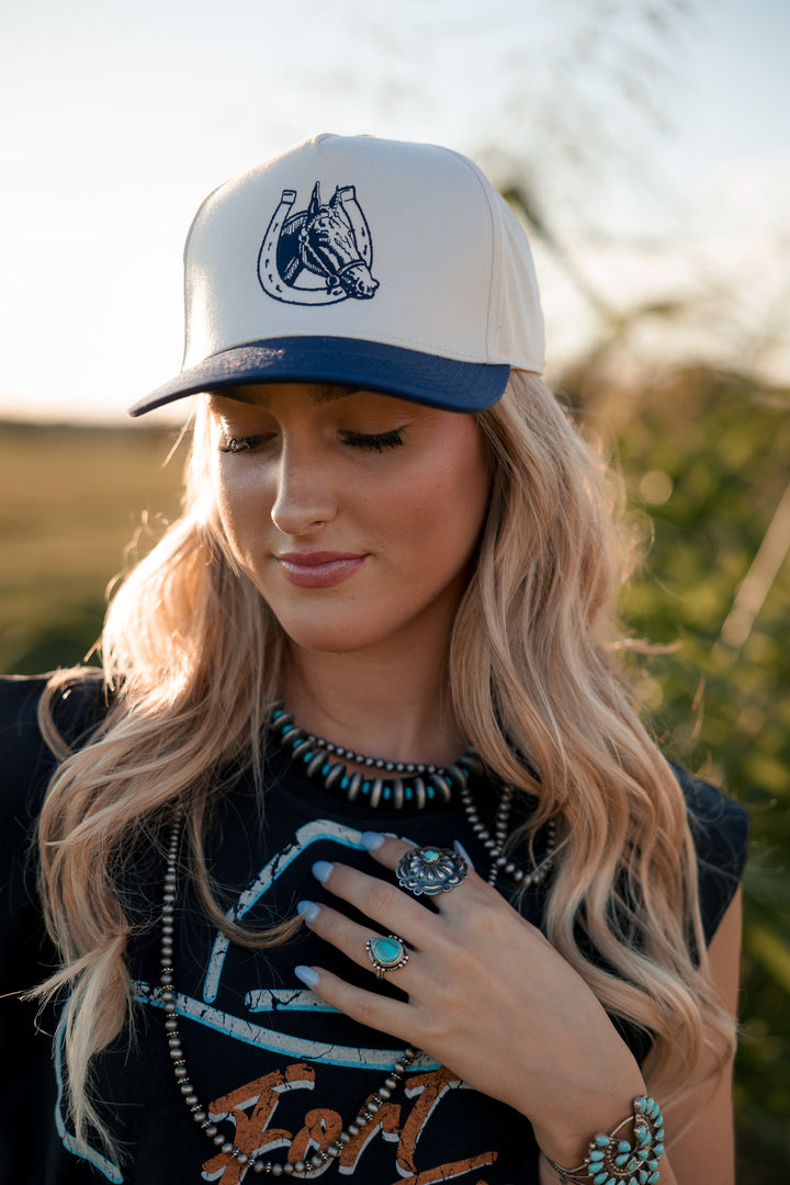 Boné Trucker Feminino The Horse Head