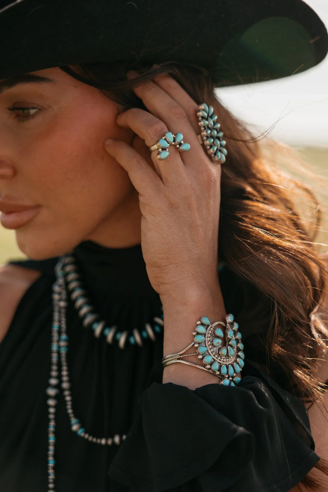 Auténtico brazalete Naja turquesa Kingman de EJA