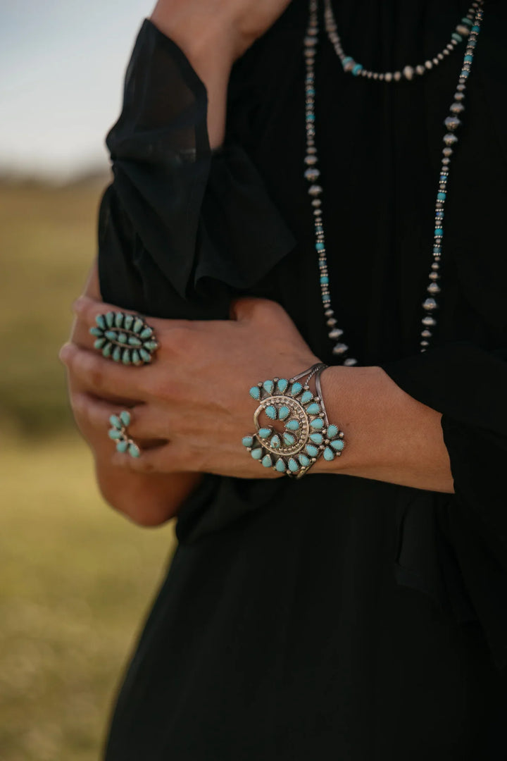 Auténtico brazalete Naja turquesa Kingman de EJA