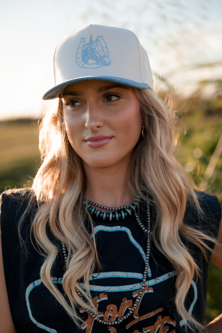 Boné Trucker Feminino The Horse Head